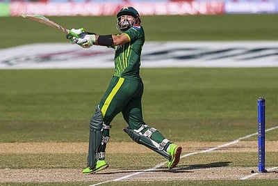 டி20 உலகக் கோப்பை: அரையிறுதியில் பாகிஸ்தான்! 