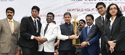 தேசிய மாதிரி நீதிமன்றப் போட்டி: சாஸ்த்ரா சட்டப் பள்ளி முதலிடம்