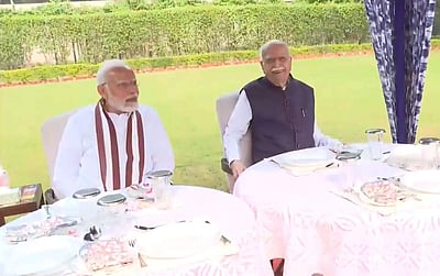 அத்வானி பிறந்த நாள்: பிரதமர் மோடி நேரில் வாழ்த்து