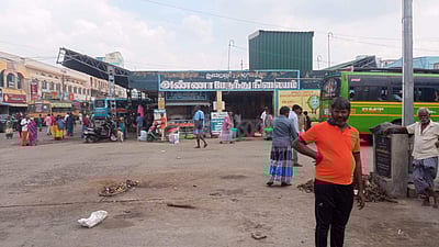 துறையூர் பேருந்து நிலையத்தில் ஆக்கிரமிப்புக் கடைகள் அகற்றம்
