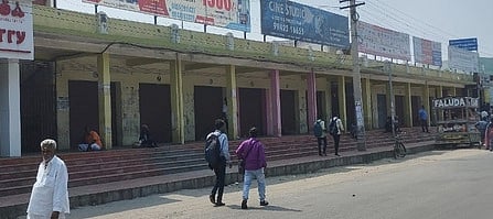 திண்டுக்கல் மாநகராட்சிக் கடைகள் மறு ஏல அறிவிப்பால் சா்ச்சை