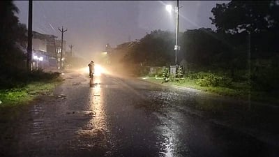 காஞ்சிபுரம், சுற்றுவட்டார பகுதிகளில் அதிகாலை முதல் மழை:  இயல்பு வாழ்க்கை பாதிப்பு!