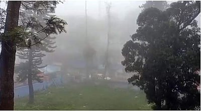 ஏற்காட்டில் குளிர்ச்சியான காலநிலை: சுற்றுலா பயணிகள் மகிழ்ச்சி!