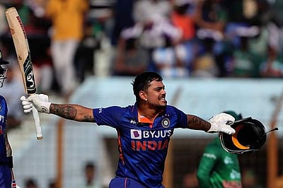 இஷான் 179*: இரட்டை சதம் அடிப்பாரா?