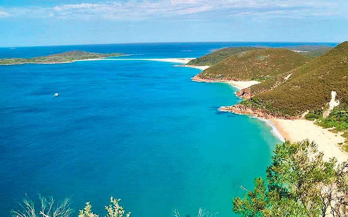 'கடளளின் நாடக மேடை'