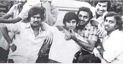 ரஜினிக்கு சிகரெட்டை தூக்கிப்போட்டு பிடிக்கும் ஸ்டைல் வந்தது இப்படித்தான்! வகுப்புத் தோழன் ருசிகரம்