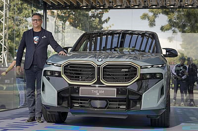 புதிய மாடல் கார்களை அறிமுகம் செய்த பிஎம்டபிள்யூ - புகைப்படங்கள்