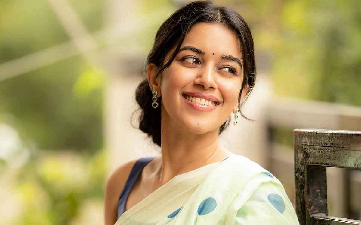 டப்மாஸ் மூலம் பிரபலமடைந் நாயகி.