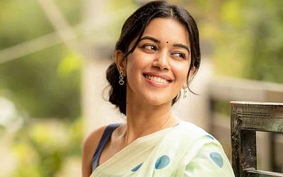 புன்னகை அரசி மிர்னாலினி ரவி - புகைப்படங்கள்