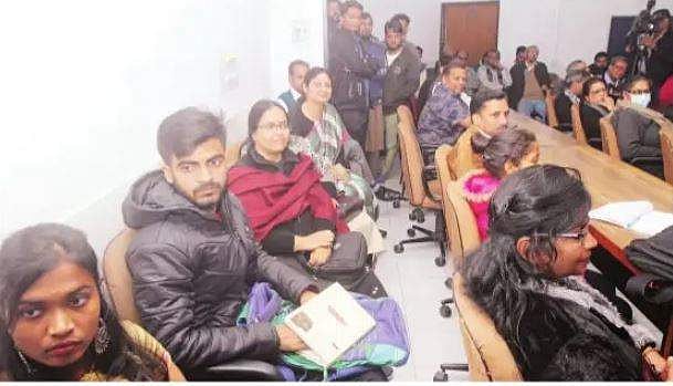 இந்திய மொழிகள் வார நிகழ்ச்சியில் பாரதியாருக்கு புழகாரம்!