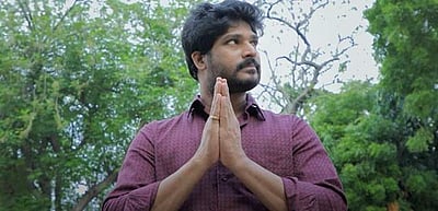 நாயகனாக மாறிய பிரபல ஜோதிடர்!