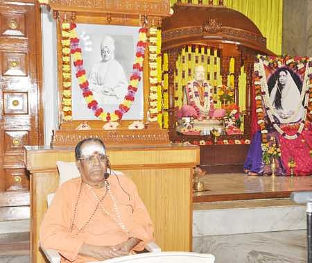 காசிக்குச் செல்லும் துறவி