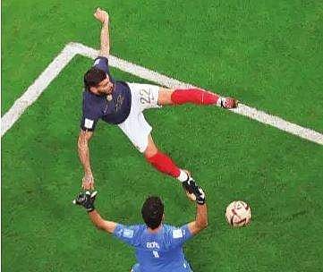 இறுதிச் சுற்றில் பிரான்ஸ் (2-0): மொராக்கோவின் வெற்றிப் பயணத்துக்கு வேகத்தடை