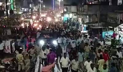 ஒய்.எஸ்.ஆர். காங்கிரஸ்-தெலுங்கு தேசம் தொண்டர்கள் மோதல்: வாகனங்களுக்‍கு தீ வைப்பு