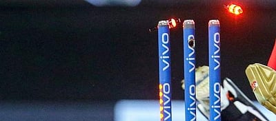 சிட்னி தண்டர் அணி 15 ரன்களுக்கு ஆல் ஆவுட் ஆனது எப்படி?: ஹைலைட்ஸ் விடியோ