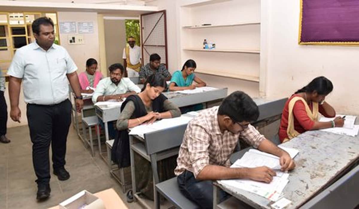 ரூ.1,30,800 சம்பளத்தில் தமிழ்நாடு அரசில் வேலை: விண்ணப்பங்கள் வரவேற்பு!