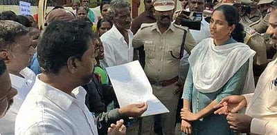 பரந்தூர் விமான நிலையம்: கிராம உரிமை மீட்பு பேரணி தடுத்து நிறுத்தம்!