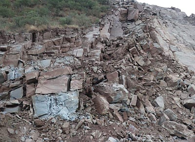 நிலச்சரிவு: ஜம்மு - ஸ்ரீநகர் தேசிய நெடுஞ்சாலை மூடல்!