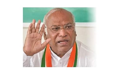 சுதந்திரப் போராட்டத்தில் பாஜக தியாகம் செய்யவில்லை: காா்கேவின் கருத்து; மாநிலங்களவையில் பாஜக-காங்கிரஸ் வாக்குவாதம்