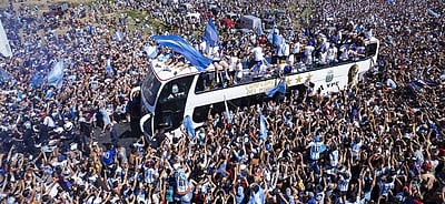 40 லட்சம் ரசிகர்களின் அன்பில் திக்குமுக்காடிய மெஸ்ஸி! (படங்கள்)