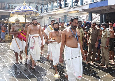 டிச.27ல் மண்டல பூஜை: சபரிமலை மேல் சாந்தி பங்கேற்கவில்லை!