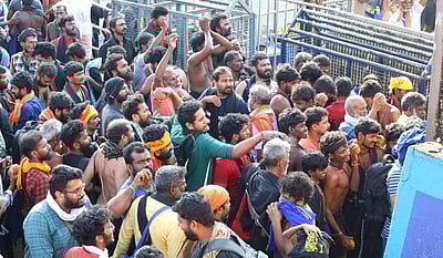 சபரிமலையில் 35 நாள்களில் 23 லட்சம் பக்தர்கள் சாமி தரிசனம்!