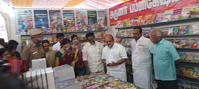 காஞ்சிபுரத்தில் புத்தகத் திருவிழா: அமைச்சர் தா.மோ. அன்பரசன்  தொடக்கி வைத்தார் 