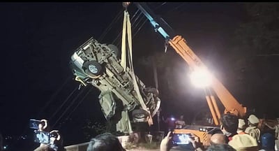 குமுளி மலைப்பகுதியில் ஐயப்ப பக்தர்கள் சென்ற கார் கவிழ்ந்து 8 பேர் பலியான சோகம்!