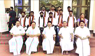 திமுகவில் இணைந்த பாஜக மாநிலச் செயலர் சி.கே.தீனா 