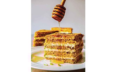 தேன் கேக்