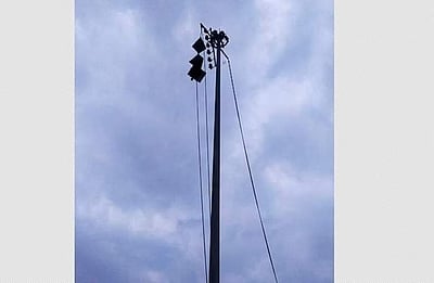 துறைமுகங்களில் 3ஆம் எண் கூண்டு ஏற்றம்