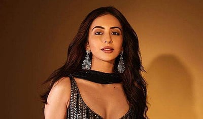 புகைப்படத்துடன் காதலரை வாழ்த்திய பிரபல நடிகை!