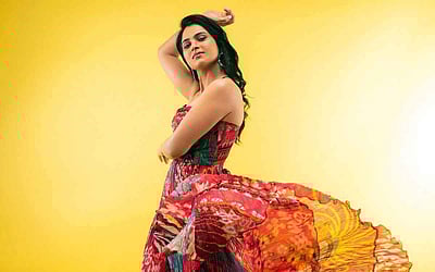 அள்ளும் அழகில் ரம்யா பாண்டியன் - புகைப்படங்கள்