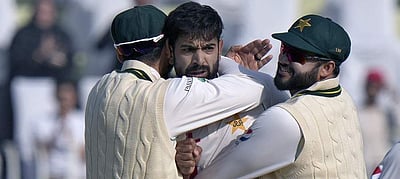 டெஸ்ட் தொடர்: பாகிஸ்தான் வேகப்பந்து வீச்சாளர் விலகல்!