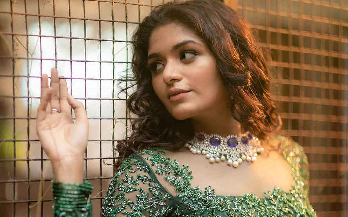 தமிழ் சினிமாவின் பிரமாண்ட இயக்குநர் ஷங்கரின் மகள்.