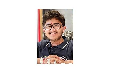 செஸ்: ஆதித்யா மிட்டல் புதிய கிராண்ட்மாஸ்டா்