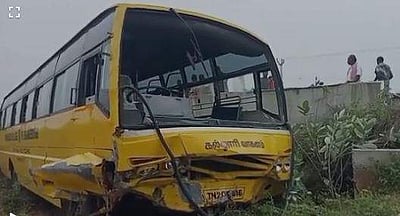 திருச்சியில் கல்லூரி பேருந்து விபத்து!