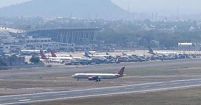 மாண்டஸ் புயல்: சென்னையில் 2வது நாளாக விமான சேவை பாதிப்பு!