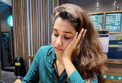 விடியாமலே போயிருந்தால் என்ன? பிரியா பவானி ஷங்கரின் கவிதை: ஆச்சரியத்தில் ரசிகர்கள்