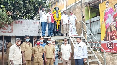 ம.சிங்காரவேலா் நினைவு தினம்: தொழிற்சங்கத்தினா் மரியாதை