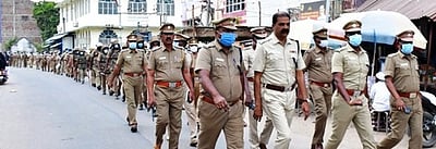 லப்பைக்குடிகாட்டில் கொடி அணிவகுப்பு பேரணி