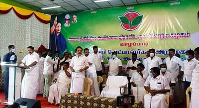 நீட் விவகாரத்தில் திமுக இரட்டை வேடம்: எடப்பாடி கே.பழனிசாமி