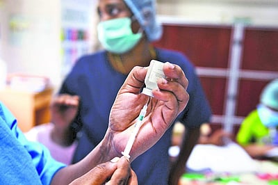 நாட்டில் இதுவரை 175.46 கோடி தடுப்பூசிகள் செலுத்தப்பட்டன: சுகாதாரத்துறை