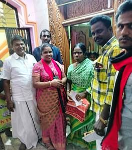 திமுக வேட்பாளா் தீவிர வாக்கு சேகரிப்பு