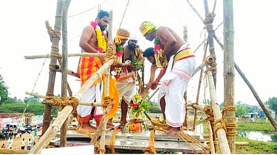 கொன்னையூா் வெள்ளை விநாயகா் கோயிலில் குடமுழுக்கு விழா