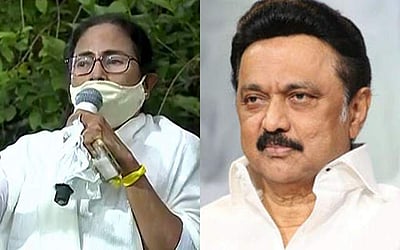 மேற்கு வங்க முதல்வர் மம்தாவுடன் உரையாடிய மு.க.ஸ்டாலின்