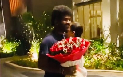 காதலர் தினத்தில் விக்னேஷ் சிவனுக்கு வாழ்த்திய நயன் - புகைப்படங்கள்