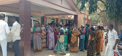 100 நாள் வேலை: மானாமதுரை ஊராட்சி ஒன்றிய அலுவலகத்தை முற்றுகையிட்ட பெண்கள்