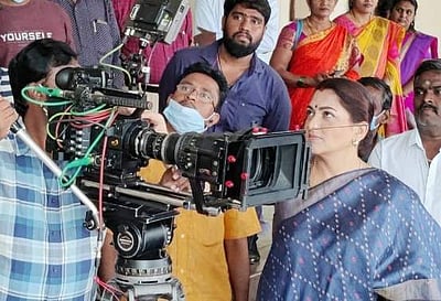 மீண்டும் சின்னத்திரை தொடரில் நாயகியாக களமிறங்கும் குஷ்பு: புகைப்படங்கள் இதோ