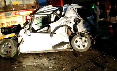 மும்பை - புணே தேசிய நெடுஞ்சாலையில் விபத்து: 4 பேர் பலி; 7 பேர் படுகாயம்